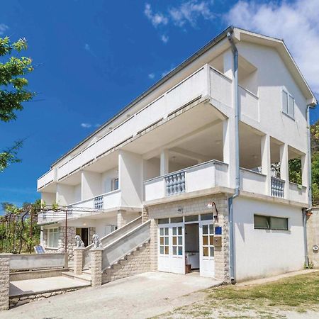 Pet Friendly Apartment In Kampor With Kitchen Eksteriør billede