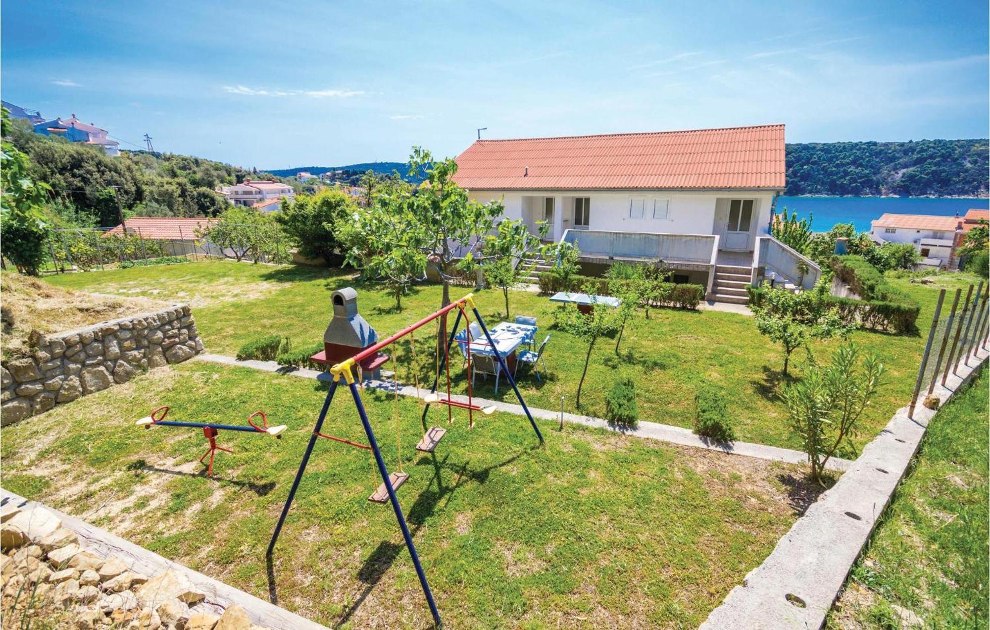 Pet Friendly Apartment In Kampor With Kitchen Eksteriør billede
