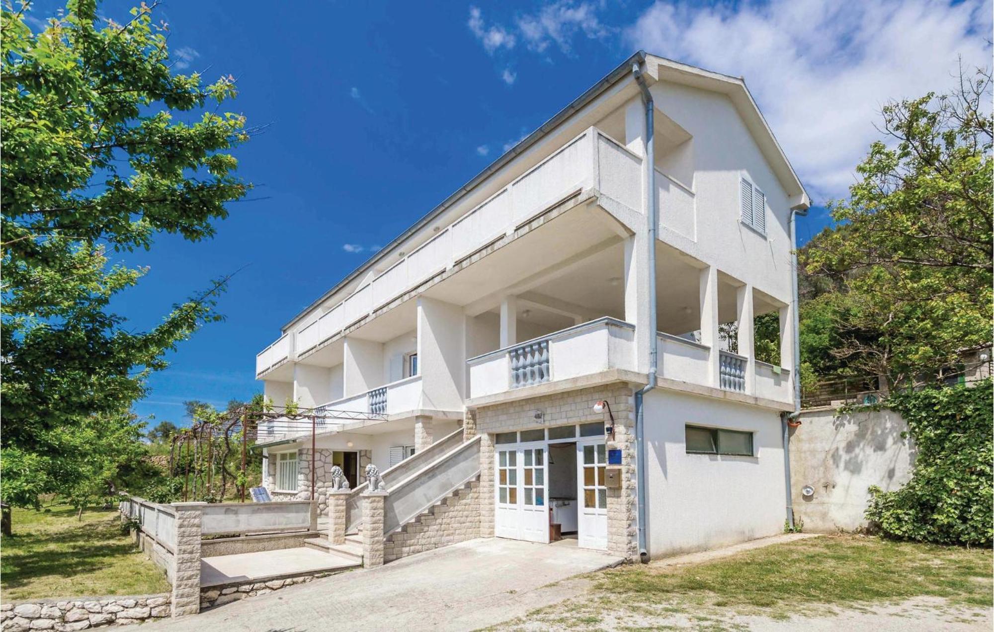 Pet Friendly Apartment In Kampor With Kitchen Eksteriør billede